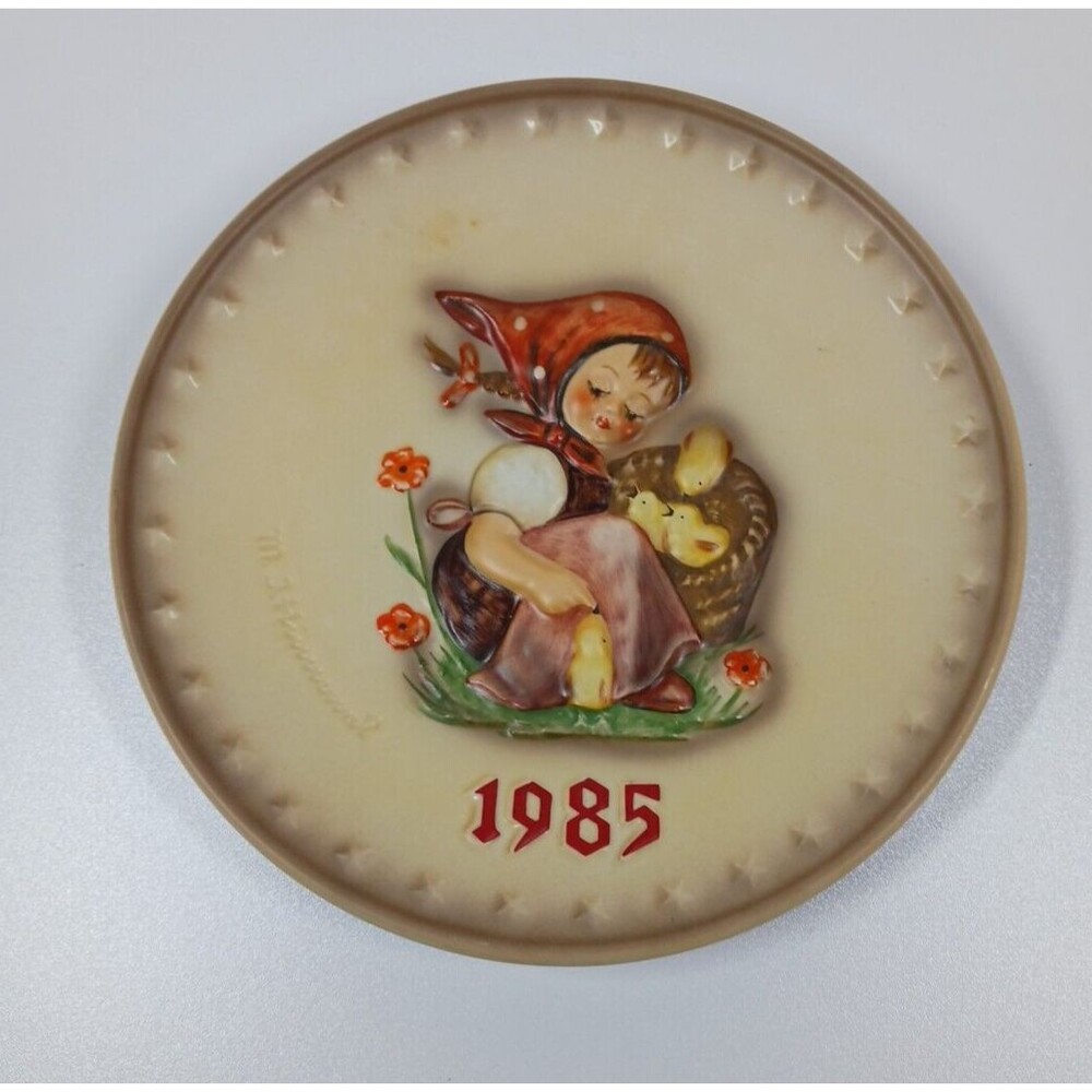 VTG Goebel - M.J. Hummel 1985 15th Annual Collectible Plate